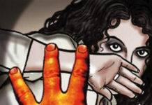 “अजब तितली हैं पर नुचने पे भी रोया नहीं करती”