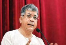 बिहार निवडणूकीनंतर महाराष्ट्रात राष्ट्रपती राजवट – प्रकाश आंबेडकर
