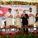 राजेंद्र दर्डा यांच्या ‘माझी भिंत’ पुस्तकाचं राज्यपाल भगतसिंह कोश्यारी यांच्या हस्ते प्रकाशन