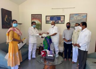 तेलंगणाचे कृषीमंत्री एस. निरंजन रेड्डी आणि शरद पवारांची बारामतीत भेट….