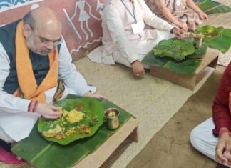 “अमित शाहांनी आदिवासींच्या घरी केलेलं जेवण; फाइव्ह स्टार हॉटेलमधून मागवलेलं” : ममता बॅनर्जी