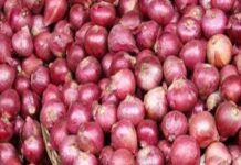 या जिल्ह्यात कांदा व्यापाऱ्यांची लिलाव बंद ठेवण्याची विनंती