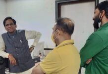 रावसाहेब दानवे शेतकऱ्यांनी माफी मागा, प्रहार संघटनेच्या कार्यकर्त्यांचे ‘शोले स्टाईल’ आंदोलन