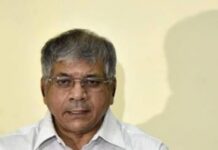मंत्रिमंडळातील मंत्र्यांना आंदोलन करण्याचा अधिकार नाही:प्रकाश आंबेडकर