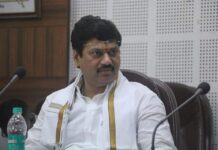 ‘राजकीय दबाव टाकून धनंजय मुंडेंवर आरोप करायला लावले”