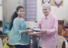 नालंदा ज्ञान मंदिर वरळी येथील संस्थेच्या वतीने गरजू मुलींना लॅपटॉपचे वाटप