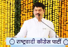 …अखेर धनंजय मुंडेंविरोधात ‘यांनी’ केली थेट निवडणूक आयोगाकडे तक्रार