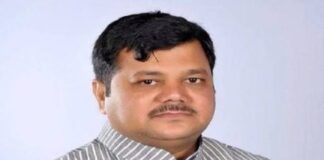 प्रशासनातील अधिकाऱ्याने सरकारमधील उणीदुणी बाहेर काढणे शोभा देणारे नाही: प्रवीण दरेकर
