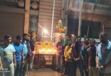 शहीद दिनाच्या पार्श्वभूमिवर कारंजात क्रांतीकारकांना अर्पण करण्यात आली श्रद्धांजली