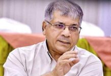 मात्र त्यांचा हिंदू परिचारिकांवर विश्वास आहे असे दिसत नाही : प्रकाश आंबेडकर