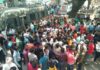 जमावबंदीच्या आदेशांना पायदळी तुडवत अमरावतीत कामगार, व्यापार्यांचा भव्य मोर्चा