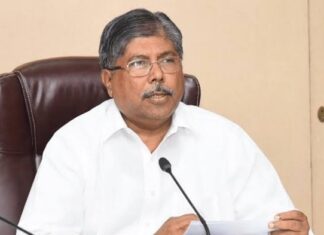 पुणे जिल्ह्याचे पालकमंत्री २४ तासांपासून नेटवर्क कव्हरेजच्या बाहेर आहेत : चंद्रकांत पाटील