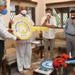 कॅन्सर रुग्णालयात येणाऱ्या रुग्णांच्या नातेवाईकांसाठी म्हाडाच्या चाव्या पवारांच्या हस्ते सुपूर्द