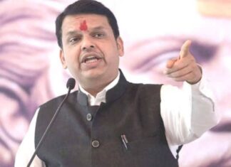राज्याच्या मुख्य सचिवांकडे विचारणा : फडणवीस यांच्याकडे दौरे करण्याआधी परवानगी आहे का ?