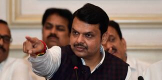 मराठा आरक्षण : ‘सर्वच जर केंद्राने करायचं तर राज्यांनी काय माशा मारायच्या का ?’