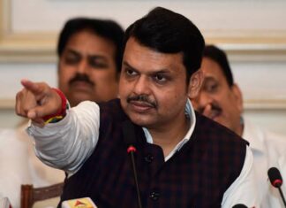 मराठा आरक्षण : ‘सर्वच जर केंद्राने करायचं तर राज्यांनी काय माशा मारायच्या का ?’