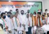 ‘या’ माजी आमदाराचा शेकडो पदाधिकाऱ्यांसह काँग्रेसमध्ये प्रवेश