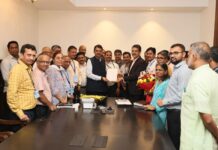 वाढदिवशी देवेंद्र फडणवीस ‘आपत्ती व्यवस्थापना’त व्यस्त